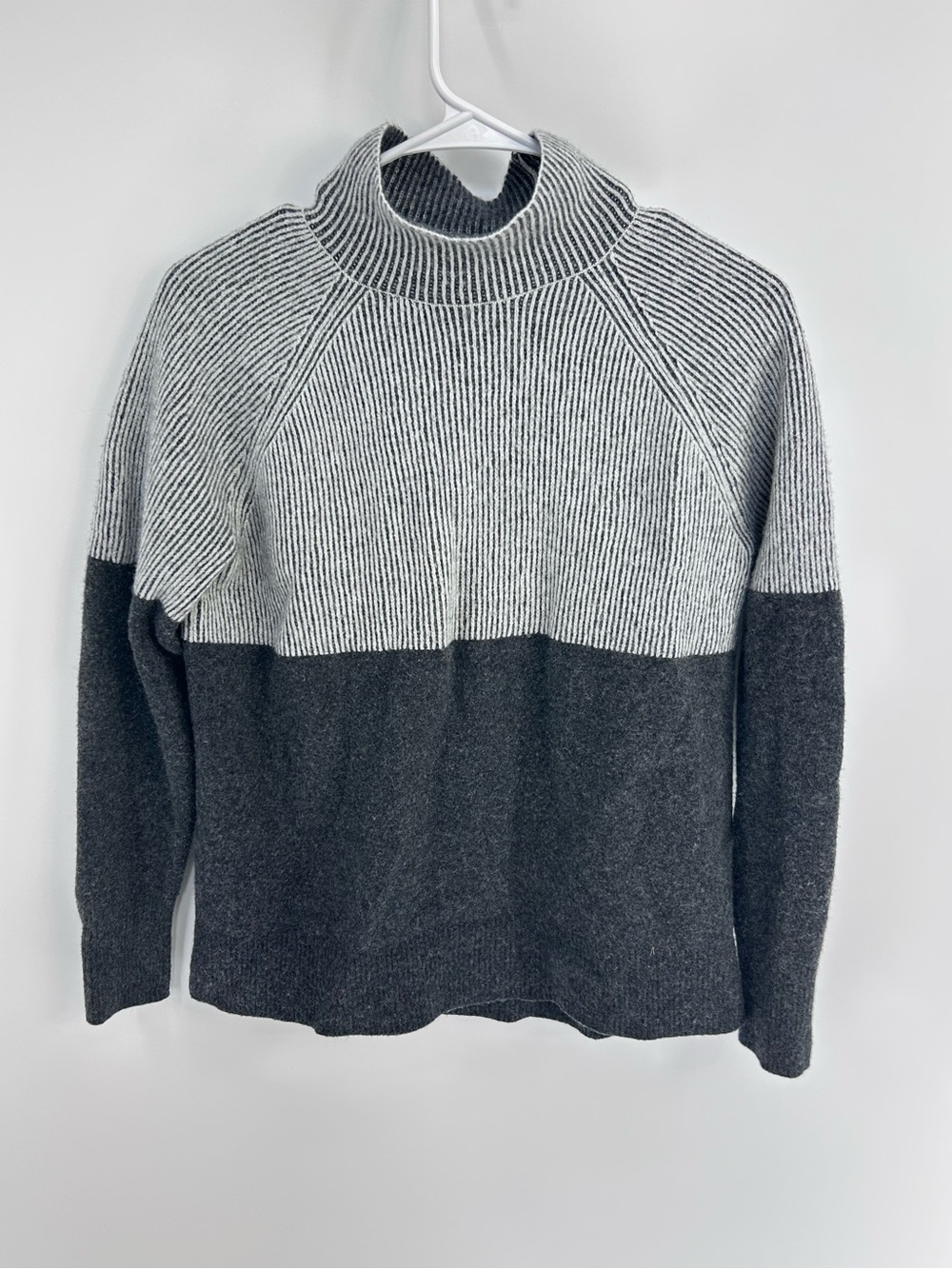 Summersalt Luxe Cashmere Blend Two-Tone Sweater - Size Medium